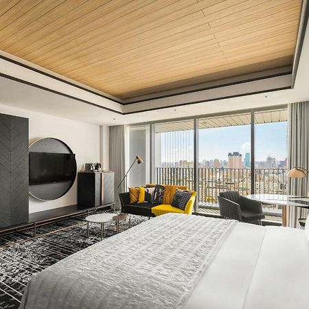 Le Meridien Đài Trung Ngoại thất bức ảnh A guest room at the Westin Tokyo