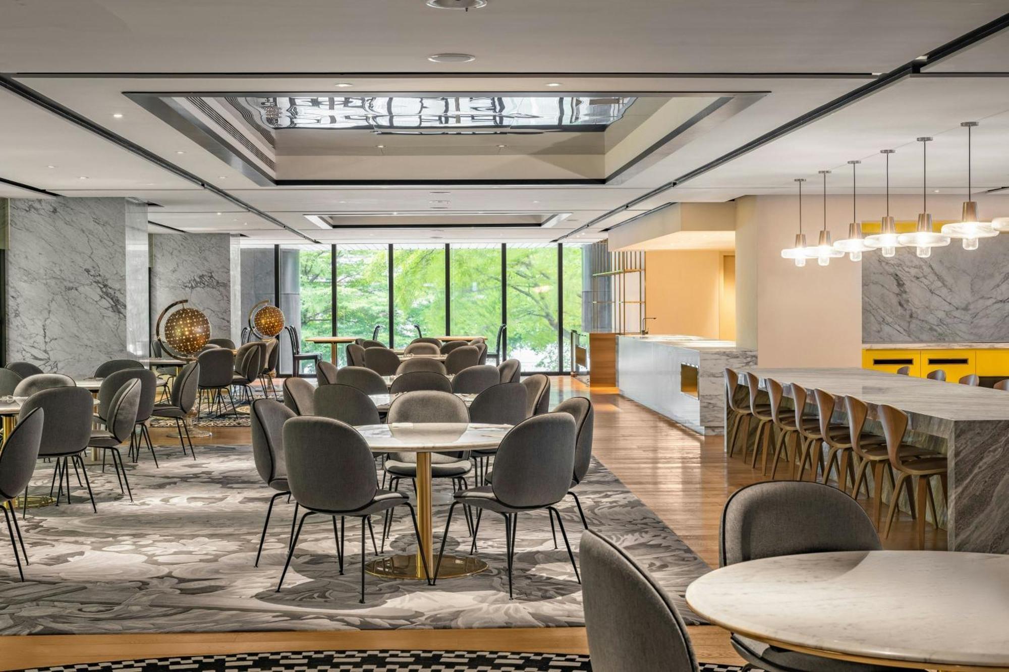 Le Meridien Đài Trung Ngoại thất bức ảnh The Club at Hong Kong International Airport