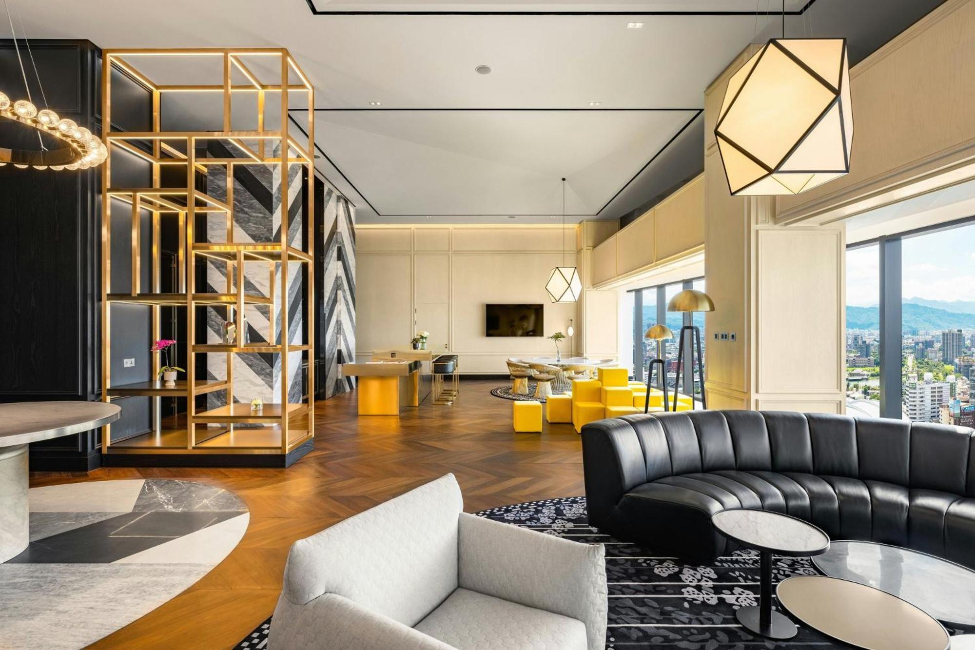 Le Meridien Đài Trung Ngoại thất bức ảnh The Club at The Westin Nanjing