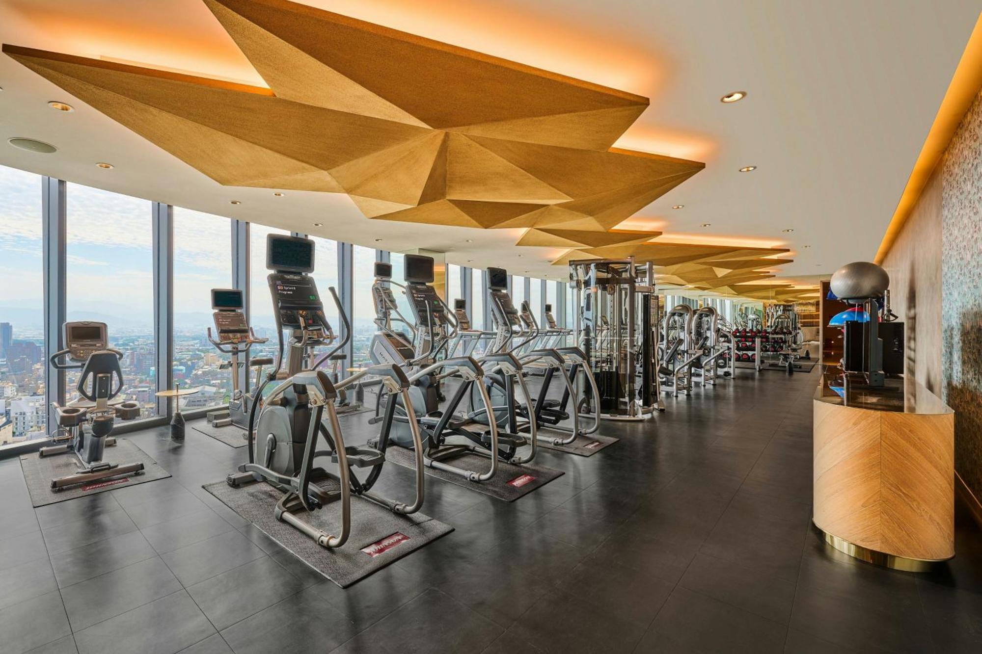 Le Meridien Đài Trung Ngoại thất bức ảnh The gym at The Landmark