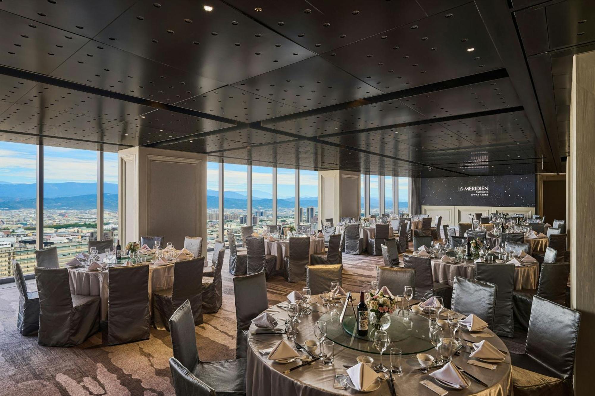 Le Meridien Đài Trung Ngoại thất bức ảnh The 39th floor of the hotel